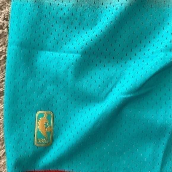 New Mitchell & Ness 96-97 Vancouver Grizzlies NBA Men's Swingman Shorts Sz NWT - Picture 5 of 6
